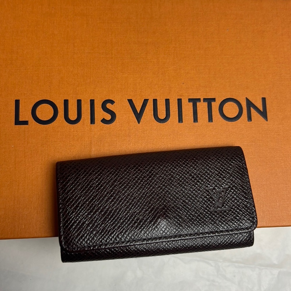 Auth. Louis Vuitton LV Taiga 4 Hook Ring Key Holder Case Wallet Multicles Vtg